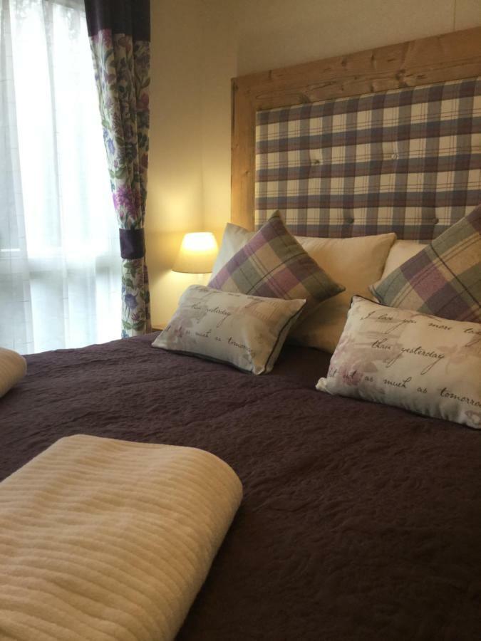 Dunroamin Lodge Aviemore Extérieur photo